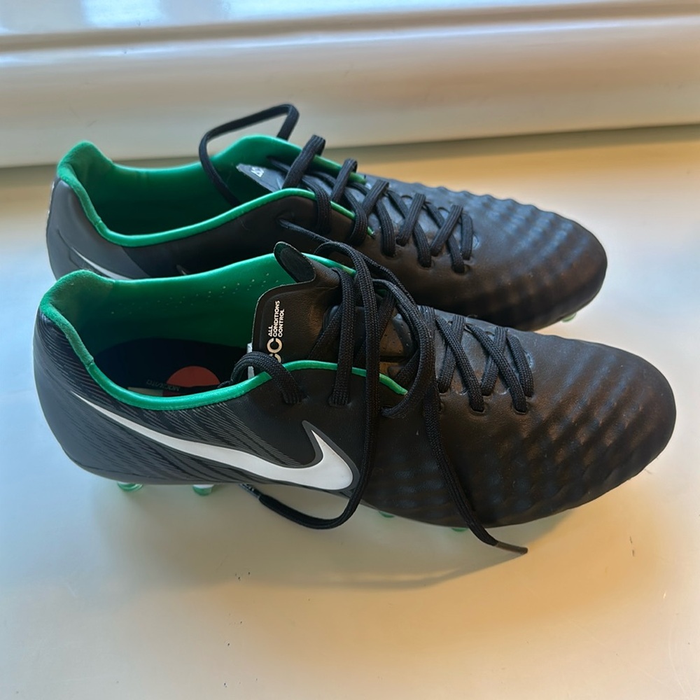 Magista cleats - size 6